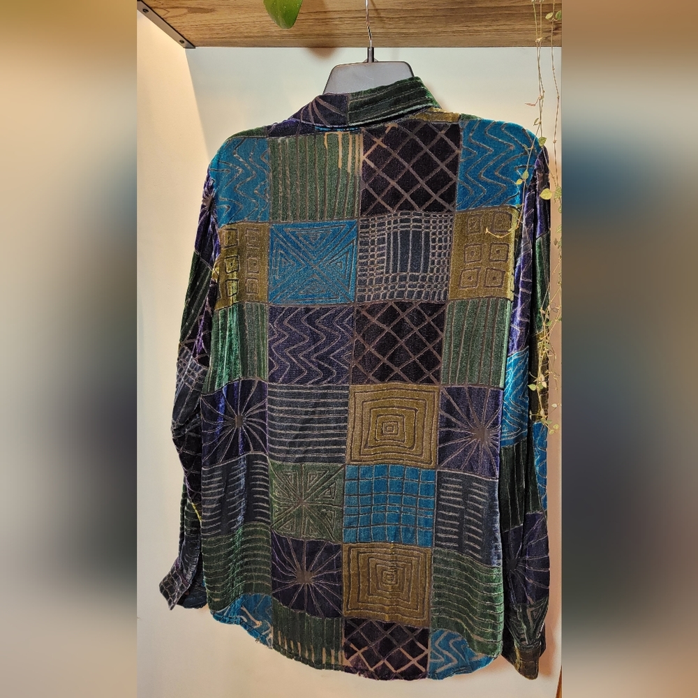 Super Unique Button Down - Picture 13 of 15